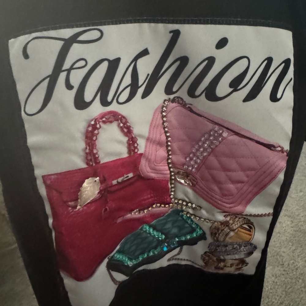 NWOT Fashion T-shirt with Train, Size M